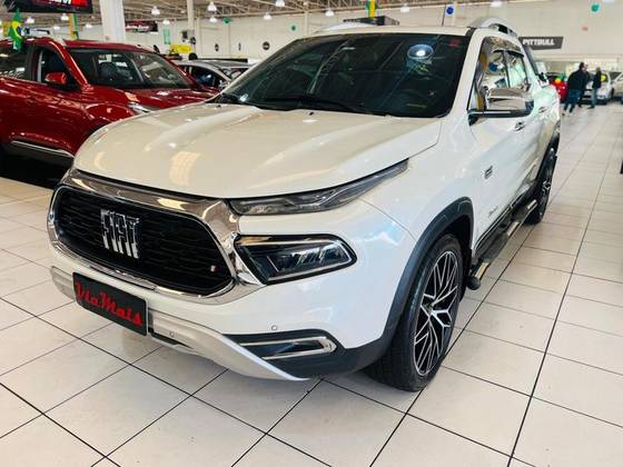 FIAT TORO 2.0 16V TURBO DIESEL RANCH 4WD AT9 FIAT TORO 2.0 16V TURBO DIESEL RANCH 4WD AT9